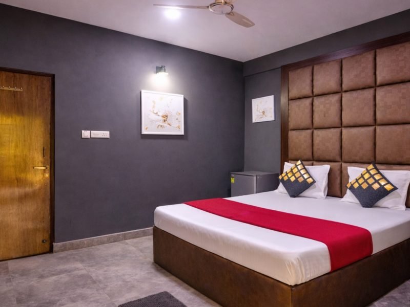 Interconnected Rooms